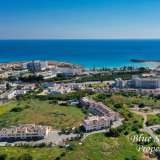  Spacious one bed apartment in Ayia Napa with communal pool, WALKiNG DiSTANCE TO NiSSi BEACH iN AYiA NAPA! Excellent rental potential! This bright, airy apartment is set on a friendly complex, complete with beautiful communal swimming pool and well maintai Ayia Napa 4611025 thumb1