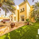  Dacha real estate are delighted to present to the market this exceptional 5 bedroom lake facing villa situated in the prestigious Emirates Hills development, Please contact Alexander to discuss further on +97150 882 6124PROPERTY FEATURES:  Emirates Hills 5011393 thumb0