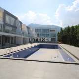  Centraal Gelegen Appartement in een Complex met Zwembad in Girne Girne 8112290 thumb27