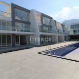  Centraal Gelegen Appartement in een Complex met Zwembad in Girne Girne 8112290 thumb26