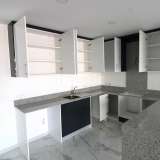  Centraal Gelegen Appartement in een Complex met Zwembad in Girne Girne 8112290 thumb15