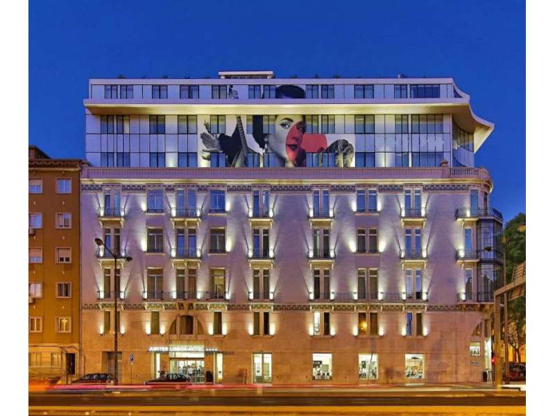 Хотелът се намира в центъра на Лисабон