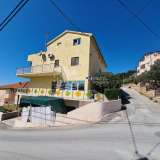  Haus in Trogir mit 5 Wohnungen 80 m vom Meer entfernt Trogir 8017992 thumb2