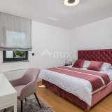  OPATIJA, ZENTRUM - luxuriös eingerichtete Wohnung 137m2 in einem neuen Gebäude mit Swimmingpool und Garage oberhalb des Zentrums von Opatija, Aussicht Opatija 8121764 thumb14