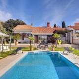  ISTRIA, SANDY BAY Beautiful villa with a spacious garden and pool - first row to the sea Medulin 8122565 thumb0
