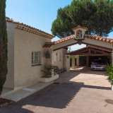  In a very quiet environment, splendid view over the see and the Esterel Hills for this charming Provencal style architecture villa. Living surface: 300 m2 with 4 bedroomsLand surface: 1850 m2 well established and planted with a wide vari Cannes 2824487 thumb5