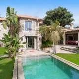  Located in a residential area, a few steps away from the sea and centre of Cannes.Magnificent stone villa completely redesigned by a renowned architect with high quality amenities, with a living surface of 140sqm, it is composed of of 3 bedroo Cannes 2525111 thumb1