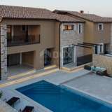 ISTRIA, BRTONIGLA - Moderna villa bifamiliare in bellissima posizione  Verteneglio 8125168 thumb1