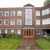  Large Apartment in this sought after area  London 2627197 thumb0