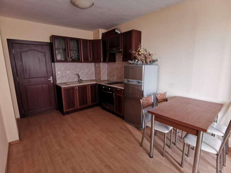 Тристаен апартамент под наем в центъра на град Варна.