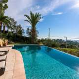 Charming villa located in a dominant position on the hills of Cannes of approximately 220 m2, with 3 bedrooms, a character lounge with a fireplace, a fitted kitchen, an office and an independent studio.Beautiful sea view and EstrelA magn Cannes 4128222 thumb3