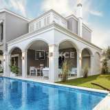  Villa's met zwembad en tuin in Aydın dichtbij de zee Kuşadası 8129127 thumb5
