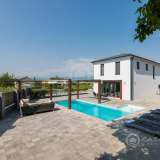  Eine moderne Villa mit Swimmingpool und großem Garten in der Nähe von Malinska Malinska 8103382 thumb0