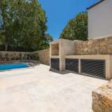  Eine wunderschöne mediterrane Steinvilla mit Swimmingpool und großem Garten in ruhiger Lage Malinska 8103439 thumb25
