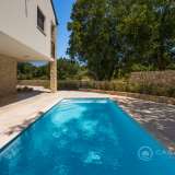  Eine wunderschöne mediterrane Steinvilla mit Swimmingpool und großem Garten in ruhiger Lage Malinska 8103439 thumb24