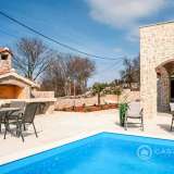  Gelegenheit! Eine wunderschöne Villa mit Swimmingpool in der ruhigen Umgebung von Malinska Malinska 8103451 thumb1