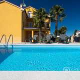  Freistehendes Haus mit 5 Wohnungen und einem Swimmingpool in Njivice Krk island 8103587 thumb18