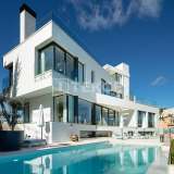  Luxury Villa with Rich Amenities in a Prime Area in Benahavis Benahavis 8135679 thumb4