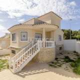  Villa's Klaar voor Onmiddellijke Bewoning in San Miguel Alicante 8136638 thumb0