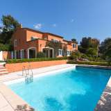  CO_EXCLUSIVE In a quiet residential sector, close to Valbonne, lovely light and airy villa of approx. 300 m2 stood on a splendid landscaped plot of 4774 m2 enjoying wonderful views over the woods with a distant sea view.The villa is in perfect Biot 4036959 thumb1