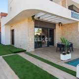  Moderne Villen mit Swimmingpools in Los Montesinos Alicante 8104111 thumb1