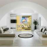  (For Sale) Residential Villa || Cyclades/Santorini-Thira - 510 Sq.m, 7 Bedrooms, 1.500.000€ Santorini (Thira) 7540362 thumb12