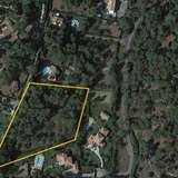  Located in the heart of a renowned private domain, Redon Pinchinade sector, building plot of 7250m2, gently sloping, beautifully wooded. Possibility of building with 840 m2 ground area, on two levels. Ultimate opportunity.  Contact us for more details. Mouans-sartoux 1642880 thumb3
