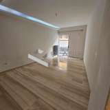  (For Sale) Residential Apartment || Piraias/Piraeus - 65 Sq.m, 2 Bedrooms, 225.000€ Piraeus 8143769 thumb1