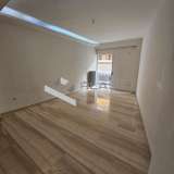  (For Sale) Residential Apartment || Piraias/Piraeus - 65 Sq.m, 2 Bedrooms, 225.000€ Piraeus 8143769 thumb0