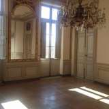  On the famous Cours Mirabeau, a very prestigious address in Aix en Provence, located in a beautiful mansion of the late eighteenth century, bursting with original architectural features including moldings, woodwork, tiles and fireplaces.Behind Aix-en-provence 4046072 thumb0