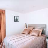  Beautifully presented 2 bedrooms 2 bathrooms apartment on Westminster - Pimlico border  5th (with lift)  Terrace  Wooden floors  Underfloor heating  Modern building  Concierge  Underground parking  Excellent transport links London 4247909 thumb11