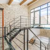  Monumental work, this vertical loft of 130 m2 with open sky patio is the result of the transformation of an old warehouse in a quiet dead end in the heart of the ancient city of Salon de Provence.The structure was thought of as a vertical volu Salon-de-Provence 4148624 thumb8