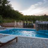 Schönes Haus mit Pool und großem Garten in ruhiger Lage Vrbnik 8005352 thumb6