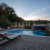  Schönes Haus mit Pool und großem Garten in ruhiger Lage Vrbnik 8005352 thumb7