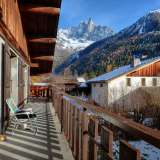  EXCLUSIVE SALEIn Les Praz area, a chalet with panoramic Mont Blanc views , consists currently of 3 dwellings and a commercial unit (regular lease income) located on a plot of 406 m2. With a 232 m2 of living space and commercial spa Chamonix 3905374 thumb2