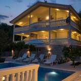  The villa is located in Gereg Novi, overlooking the sea. Herceg Novi 6350716 thumb4