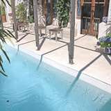  Charming hotel with 12 double rooms and a separate studio, located on a quiet street only 100 m from the beach and the heart of Juan-les-Pins.The hotel has 2 floors and a basement and offers a lovely courtyard with a garden and a small pool.  Juan-les-Pins 3751441 thumb2