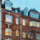 This elegant three/four bedroom apartment is presented in excellent condition and located in an attractive period red brick building in the heart of Belgravia. A short walk to Eccleston Yards, Elizabeth Street, Sloane Square and Victoria. London 4656711 thumb1