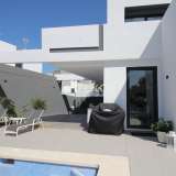  Villas con Estilo en la Ubicación Ventajosa en Torre del Mar Velez-Malaga 8106718 thumb4