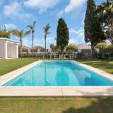  Villas en ubicación privilegiada cerca de servicios en Marbella Marbella 8106977 thumb1