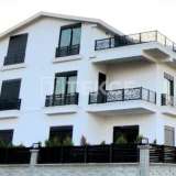  Villa con piscina cerca de la playa en Belek Serik 8160774 thumb0