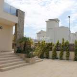  Luxurious Elegant Detached Villas with Pools in Torrevieja Alicante 8160822 thumb4