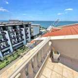  Продается меблированная трехкомнатная квартира люкс  мезонин с видом на море в Роял бей /Royal bay Residence & SPA на тихом месте 50м. от пляжа, Святой Влас Болгария  Святой Влас 8162574 thumb0