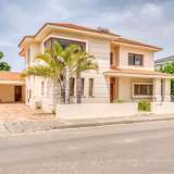  Five Bedroom Link Detached Villa For Sale in Aradippou with Title DeedsSet on a large plot this well presented five bedroom link detached villa is situated in the residential area of Aradippou with short drive to Larnaca Town Centre, the Mall Shop Aradippou 8164870 thumb0