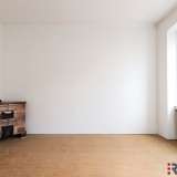  Sanierungsbedürftige Altbauwohnung | ca. 3,50 m Raumhöhe |  Zimmer/Schlafzimmer in den Innenhof gerichtet Wien 7372727 thumb1