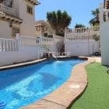  Ruim Vrijstaand Huis met Privézwembad in La Zenia, Spanje Alicante 8175251 thumb2