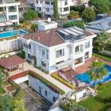  Fristående Villa på En Stor Trädgård Nära Havet i Istanbul Kartal 8075518 thumb1