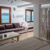  Роскошная трехкомнатная квартира на первой линии моря в Рафаиловичи - Панорамный вид Рафаиловичи 8077459 thumb0