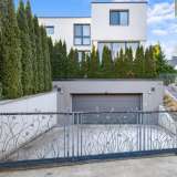  Modern family villa with pool, large garden and double garage Untertullnerbach 8077890 thumb1