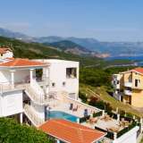  Kotor belediyesinde, Krimovica'da havuz ve panoramik deniz manzaralı lüks üç katlı 382m2 villa. Krimovica 7980289 thumb4